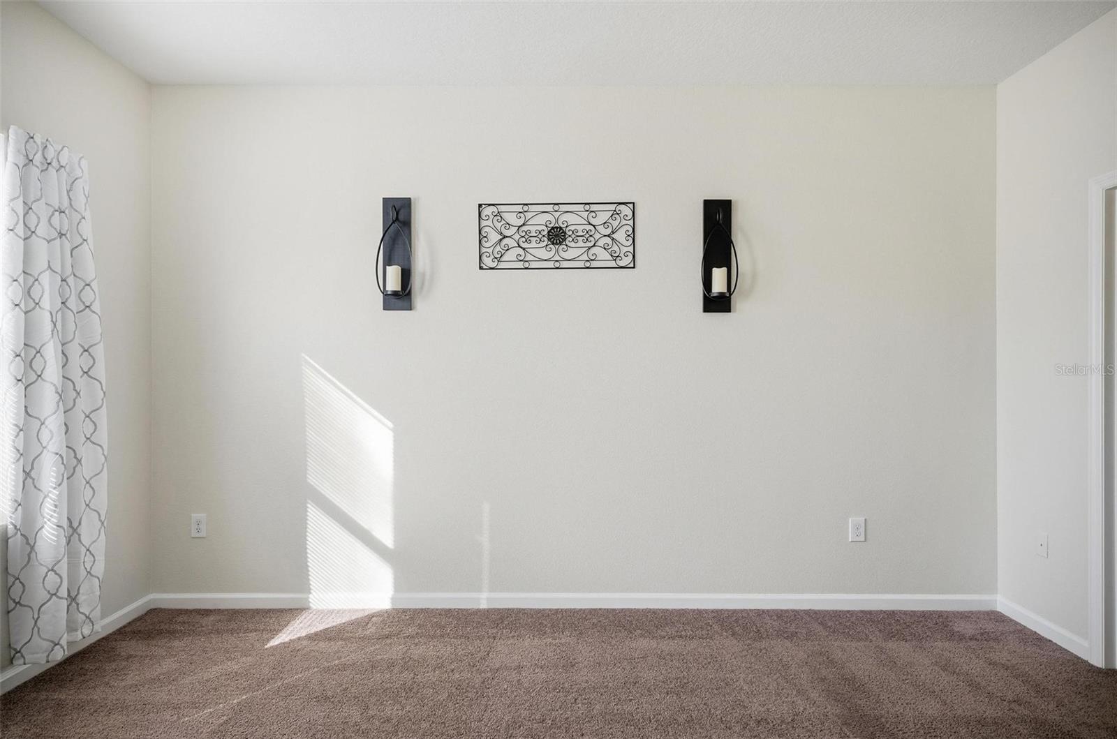 Image 27 of 58 For 367 Eaglecrest Drive