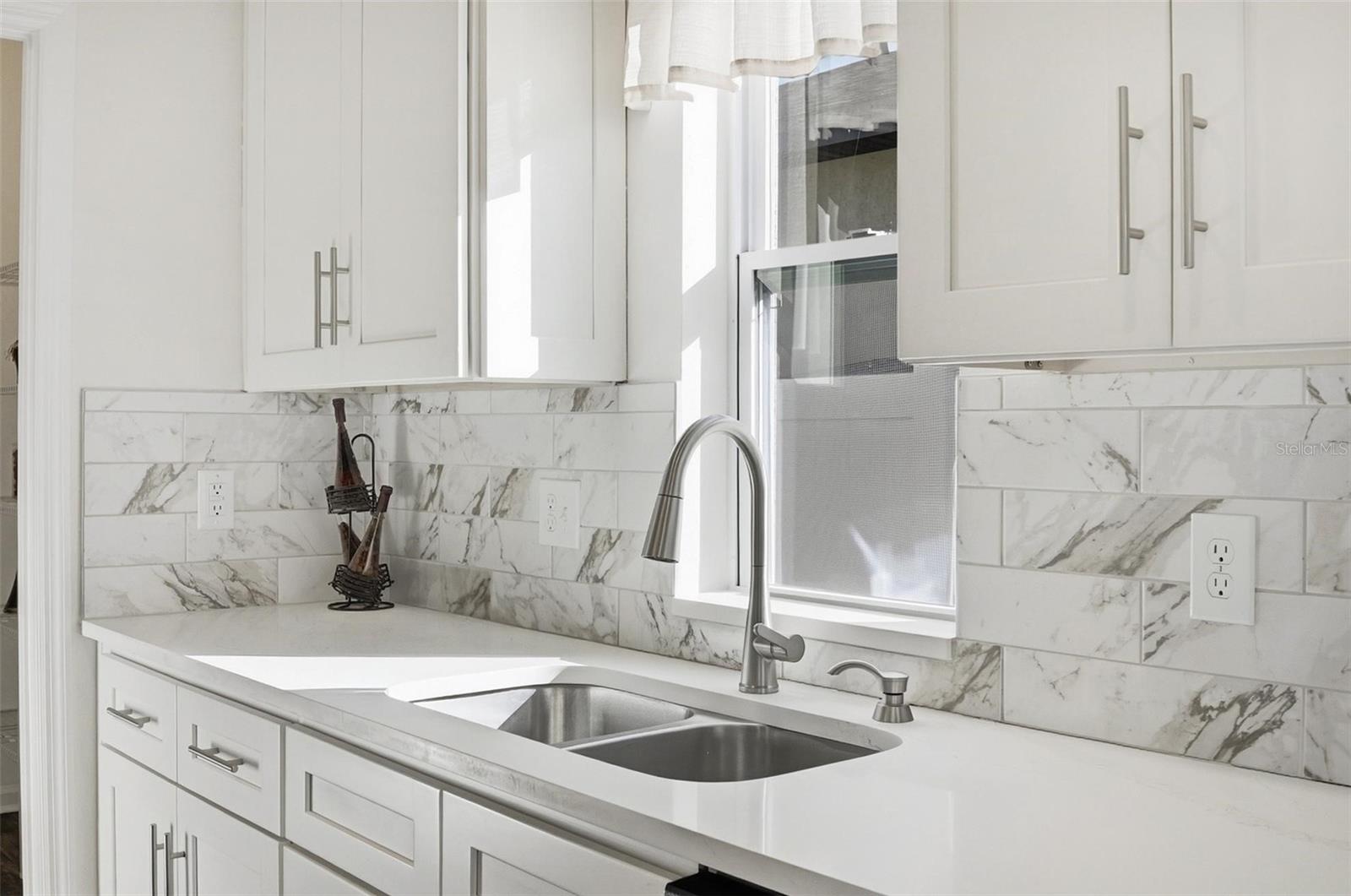 Image 6 of 58 For 367 Eaglecrest Drive