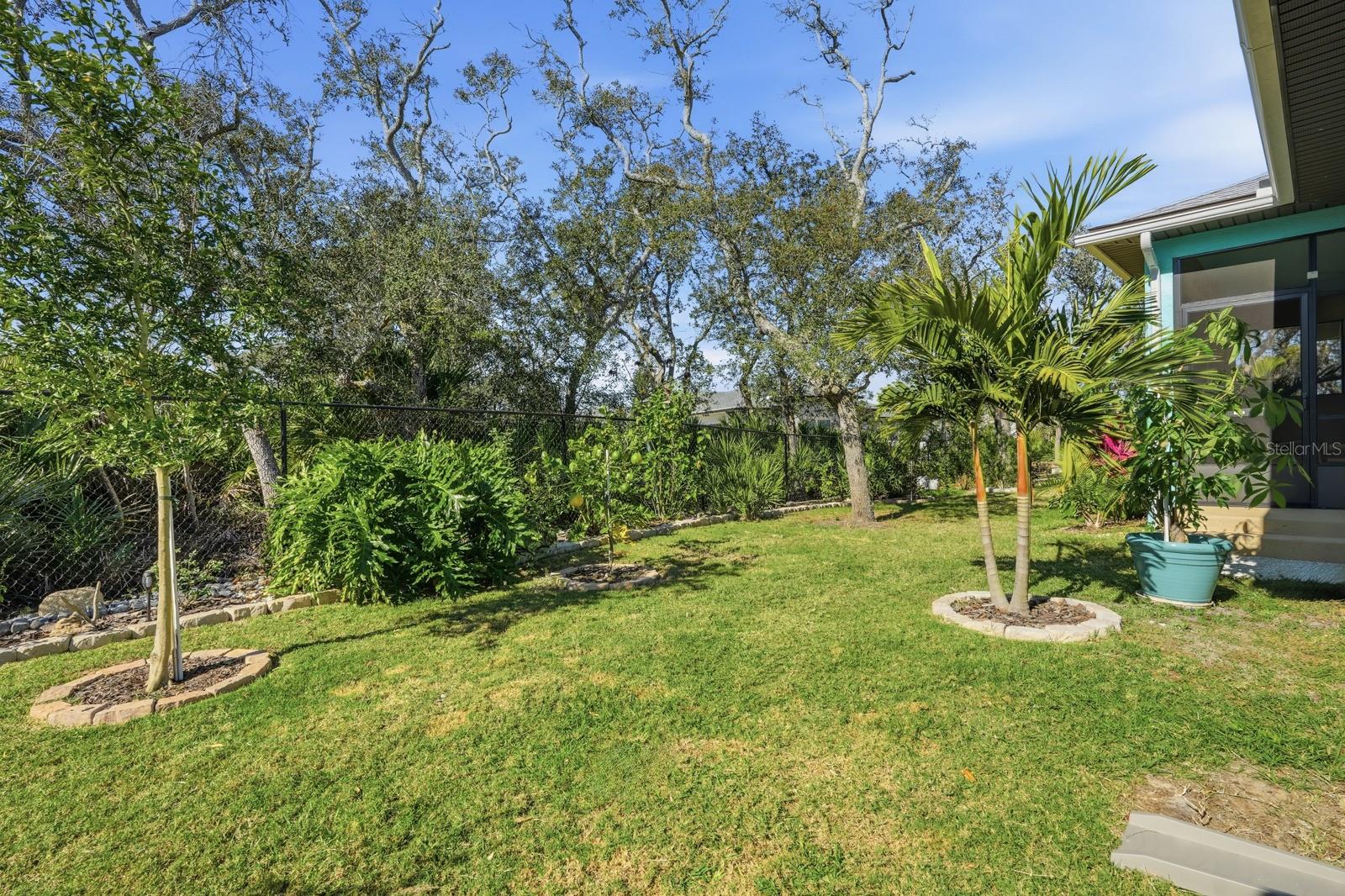 Image 27 of 42 For 14 Dogwood Terrace