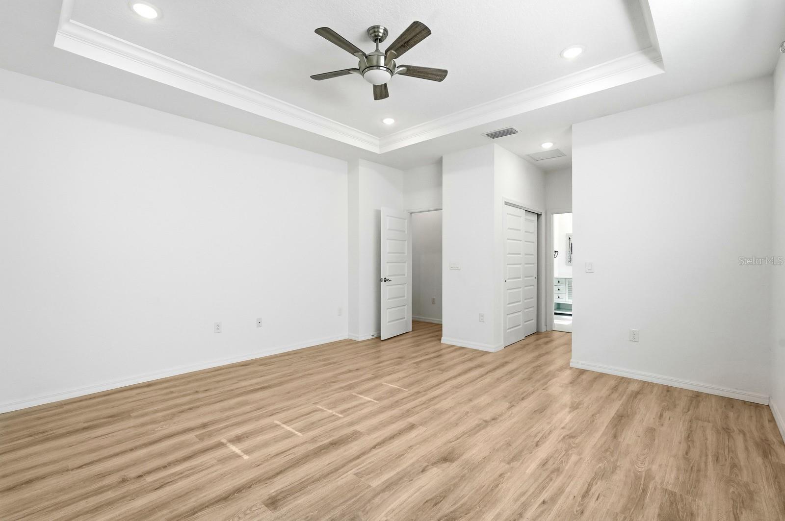 Image 8 of 42 For 14 Dogwood Terrace