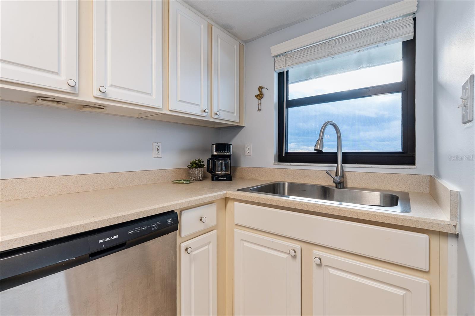 Image 14 of 41 For 3100 Ocean Shore Boulevard 5020