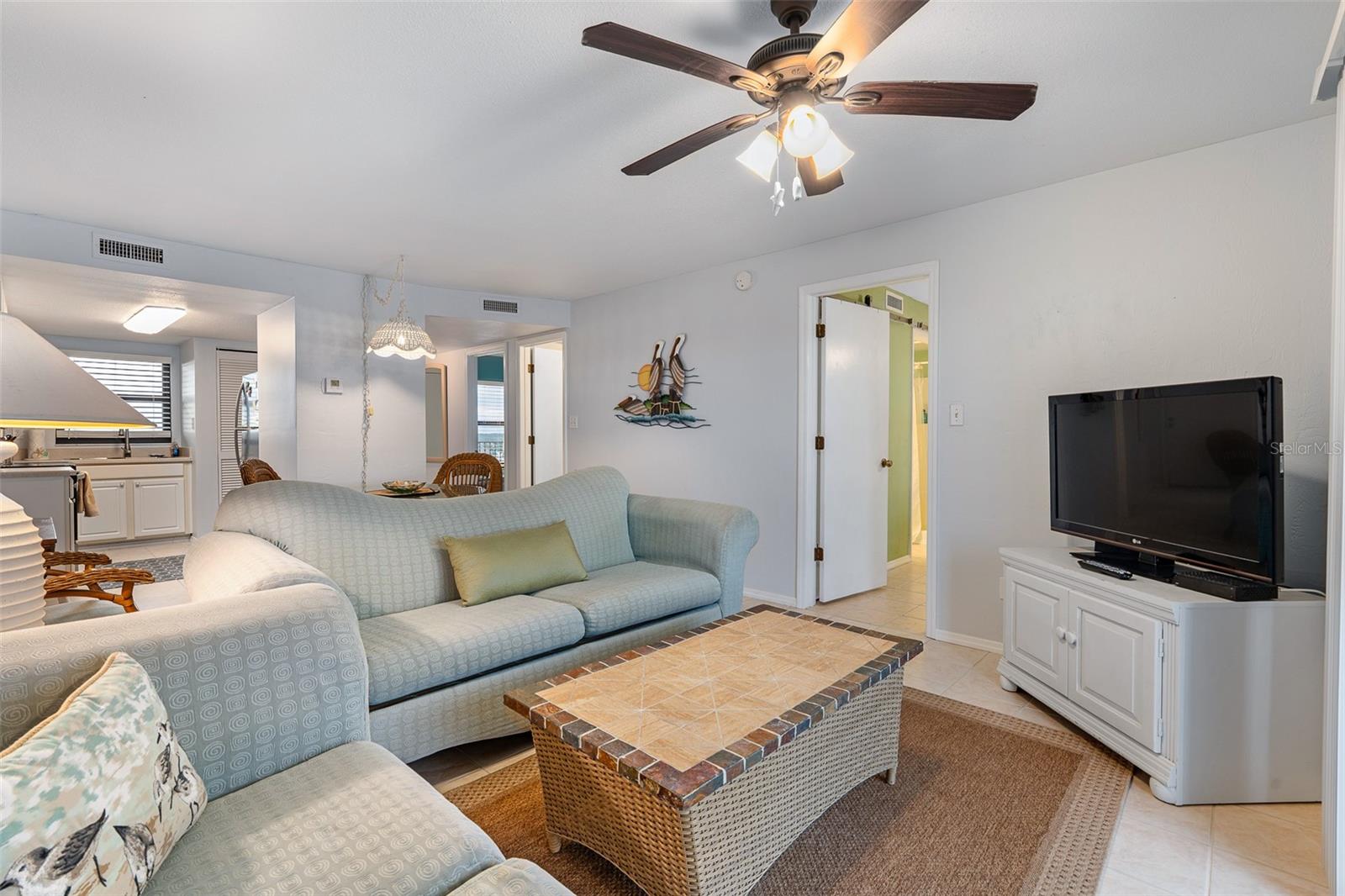 Image 17 of 41 For 3100 Ocean Shore Boulevard 5020