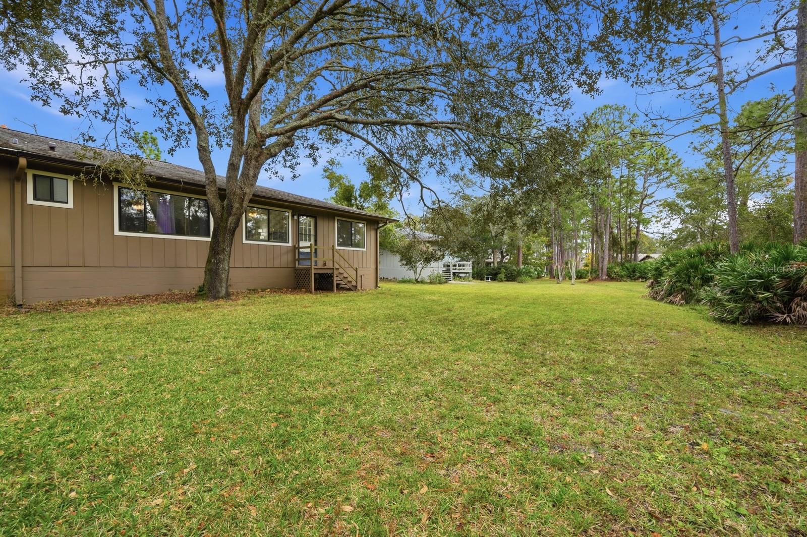 Image 36 of 43 For 11 Lakepoint Circle