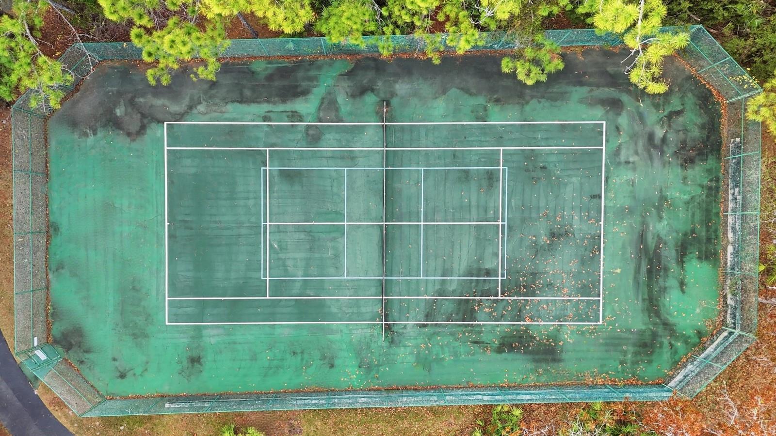 Image 42 of 43 For 11 Lakepoint Circle