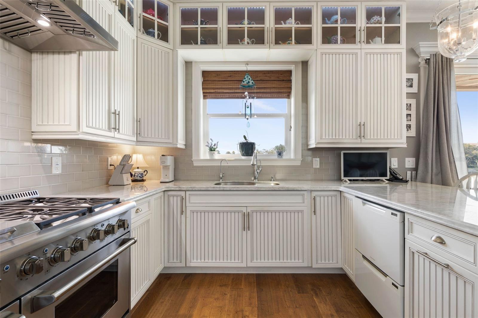 Image 10 of 100 For 300 Yacht Harbor Drive