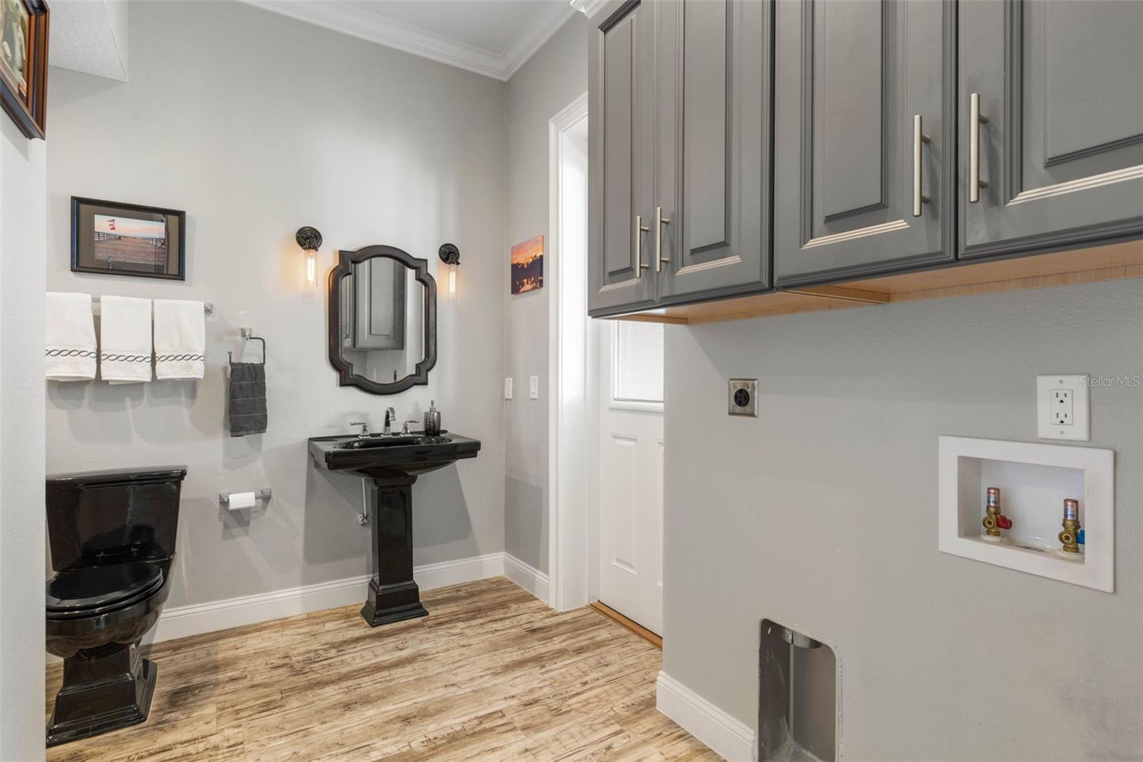 Image 36 of 100 For 300 Yacht Harbor Drive