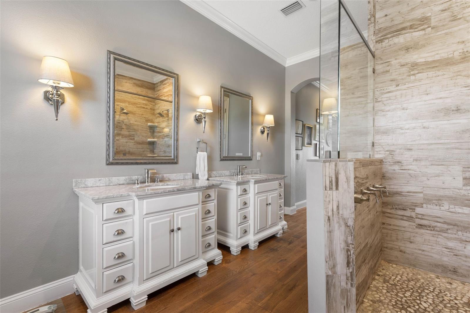 Image 61 of 100 For 300 Yacht Harbor Drive