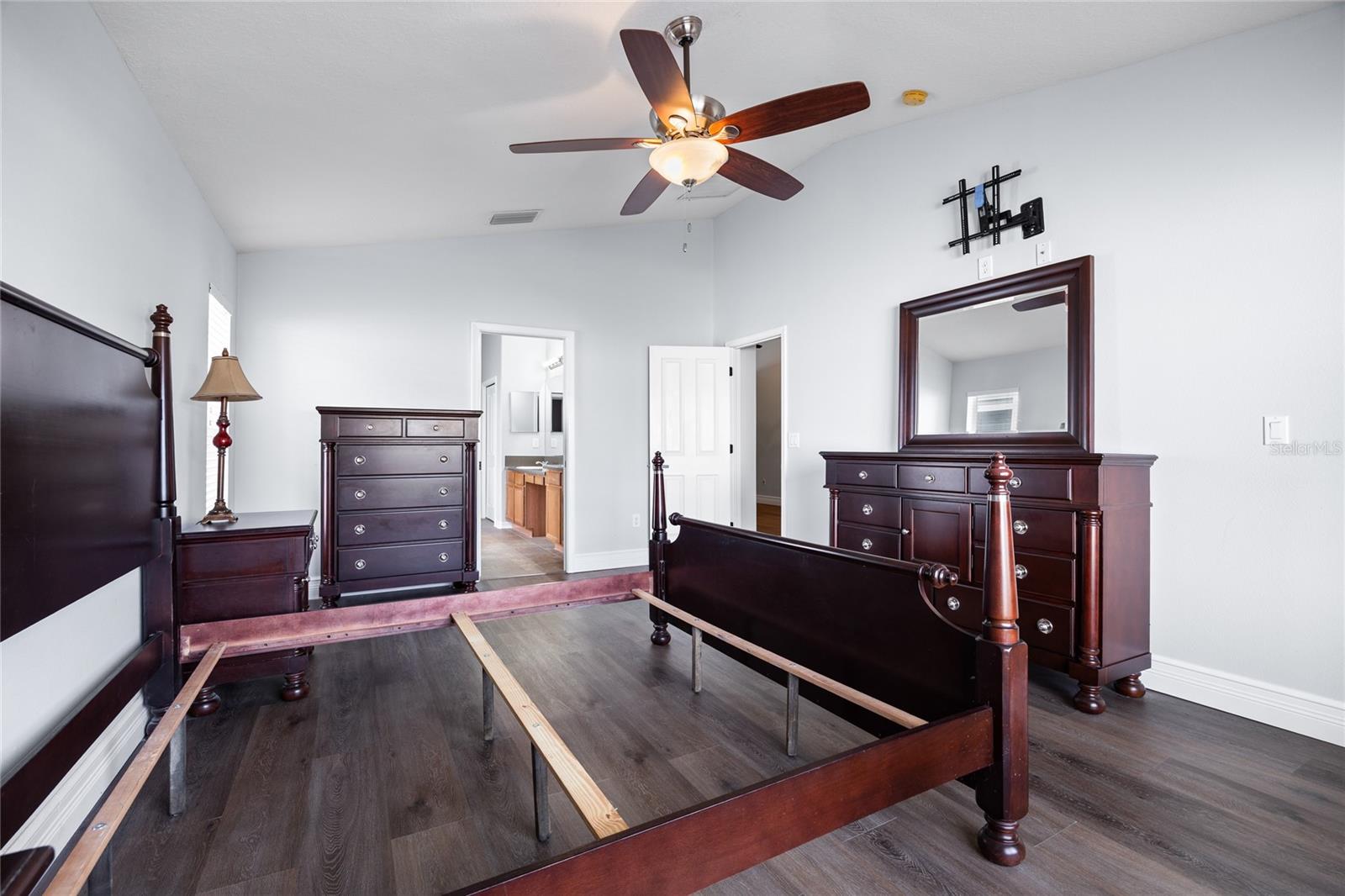 Image 20 of 46 For 13413 Mandalay Place