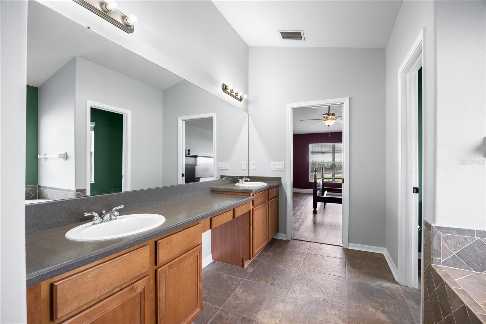 Image 24 of 46 For 13413 Mandalay Place