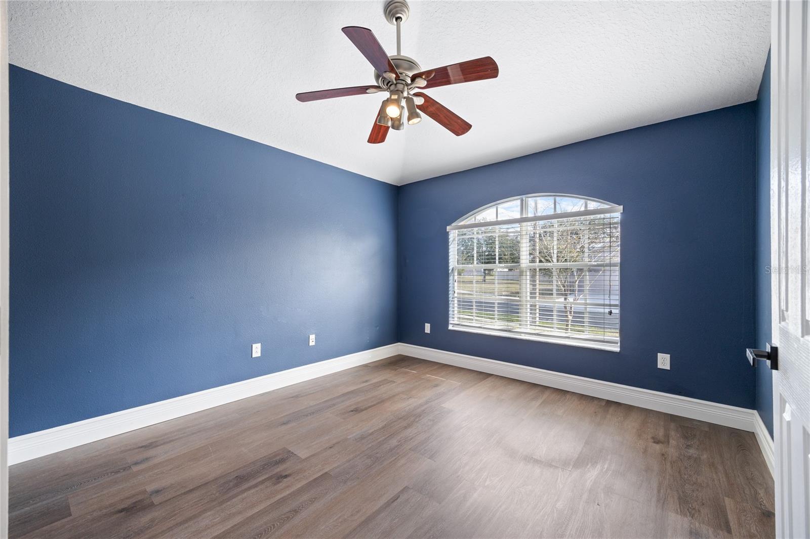 Image 8 of 46 For 13413 Mandalay Place