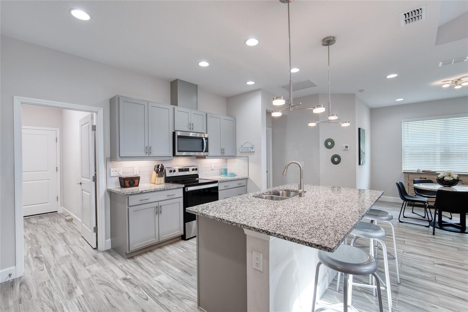 Image 12 of 65 For 488 High Tide Lane