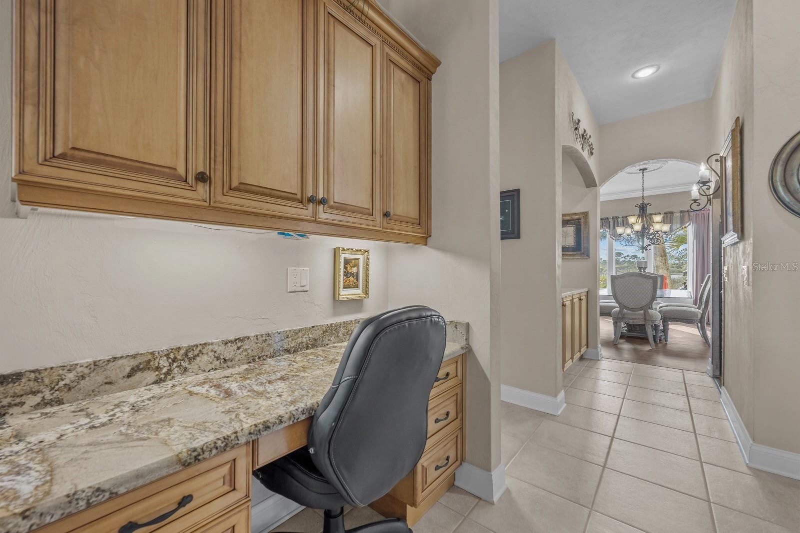 Image 19 of 72 For 621 River View Road