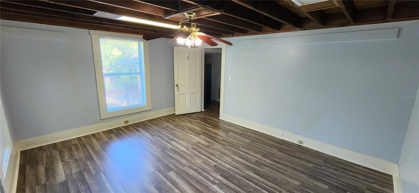 Image 11 of 20 For 216 6th Street