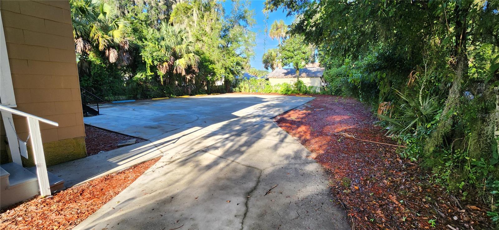 Image 3 of 20 For 216 6th Street