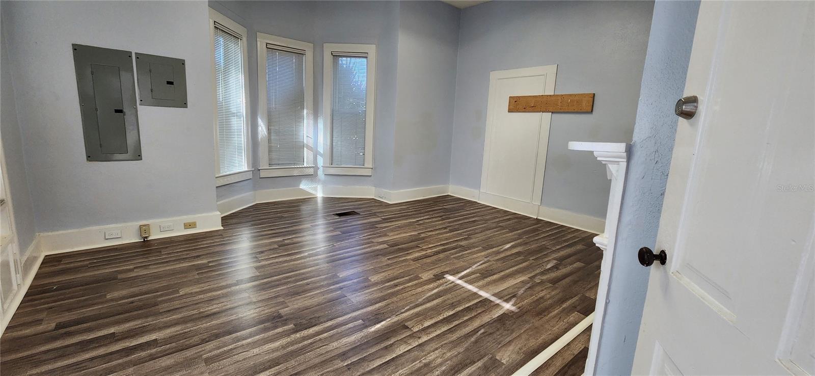 Image 6 of 20 For 216 6th Street