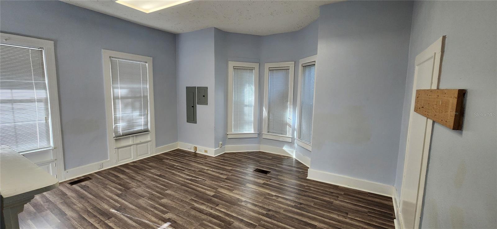 Image 7 of 20 For 216 6th Street