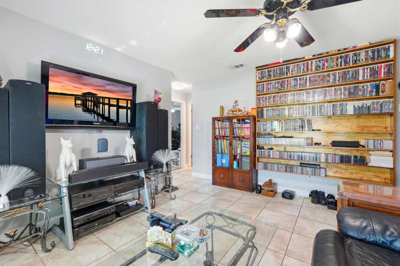 Image 15 of 41 For 934 Wilmington Drive