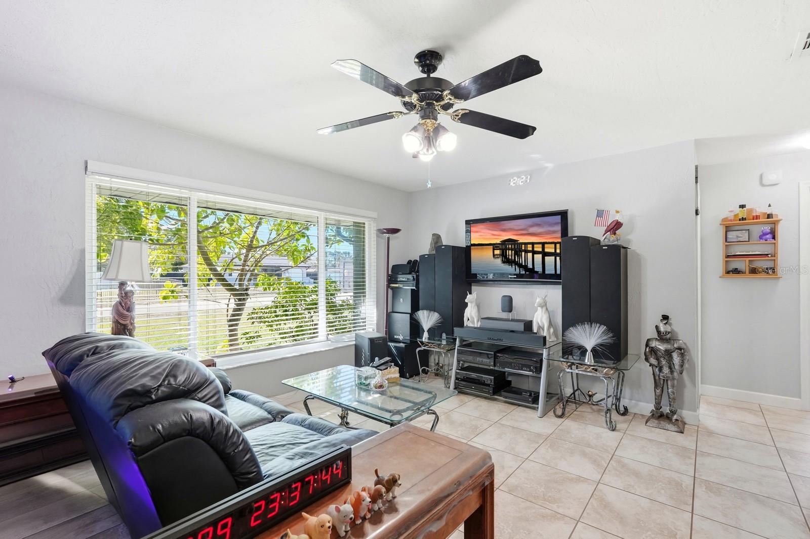 Image 16 of 41 For 934 Wilmington Drive