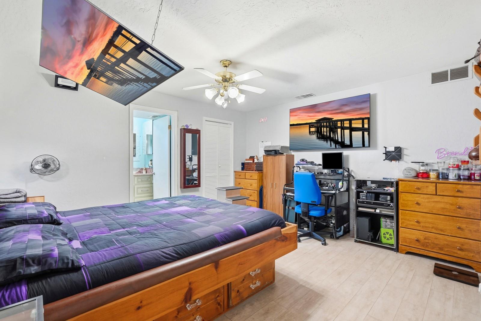 Image 17 of 41 For 934 Wilmington Drive