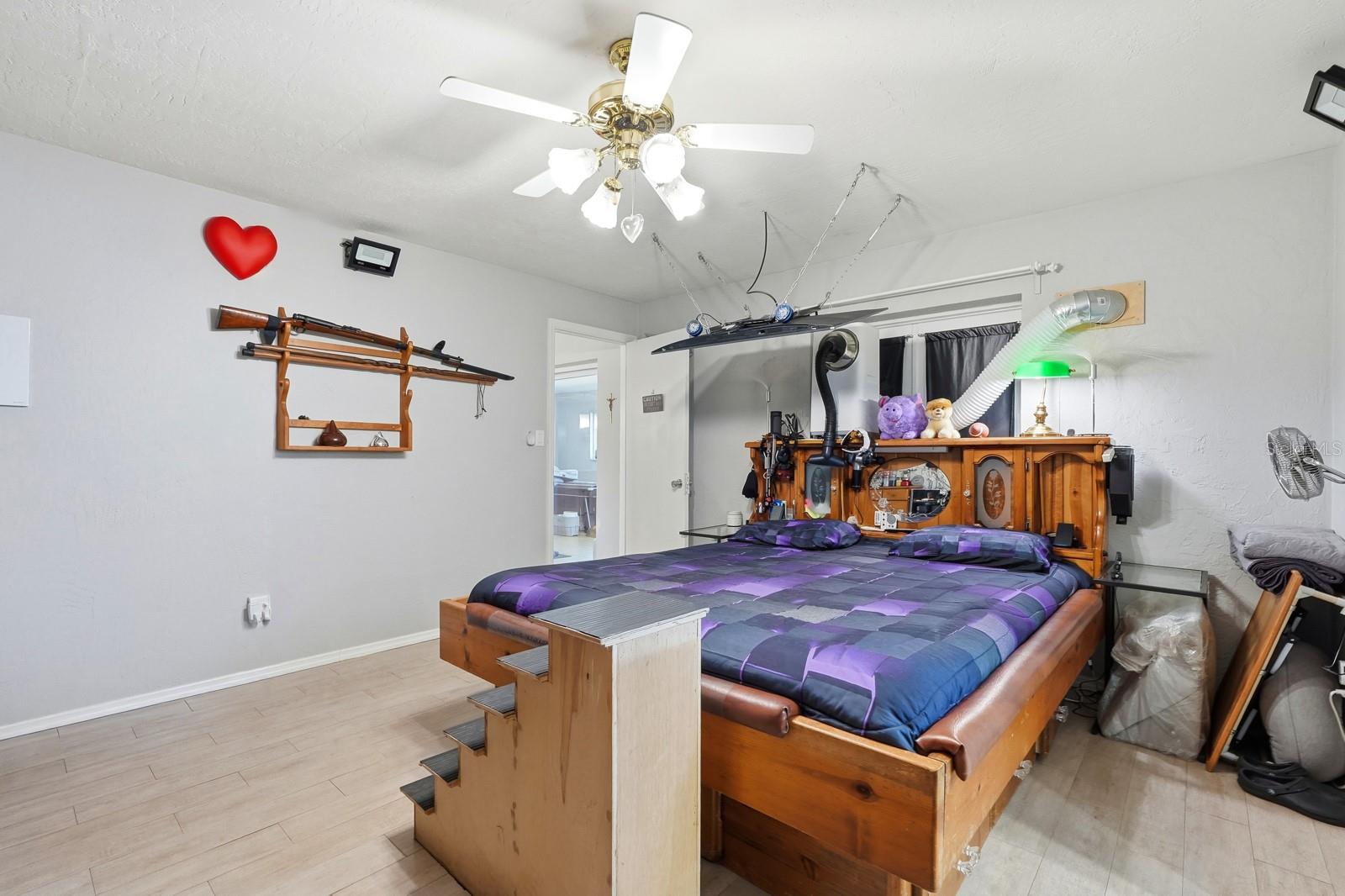 Image 18 of 41 For 934 Wilmington Drive