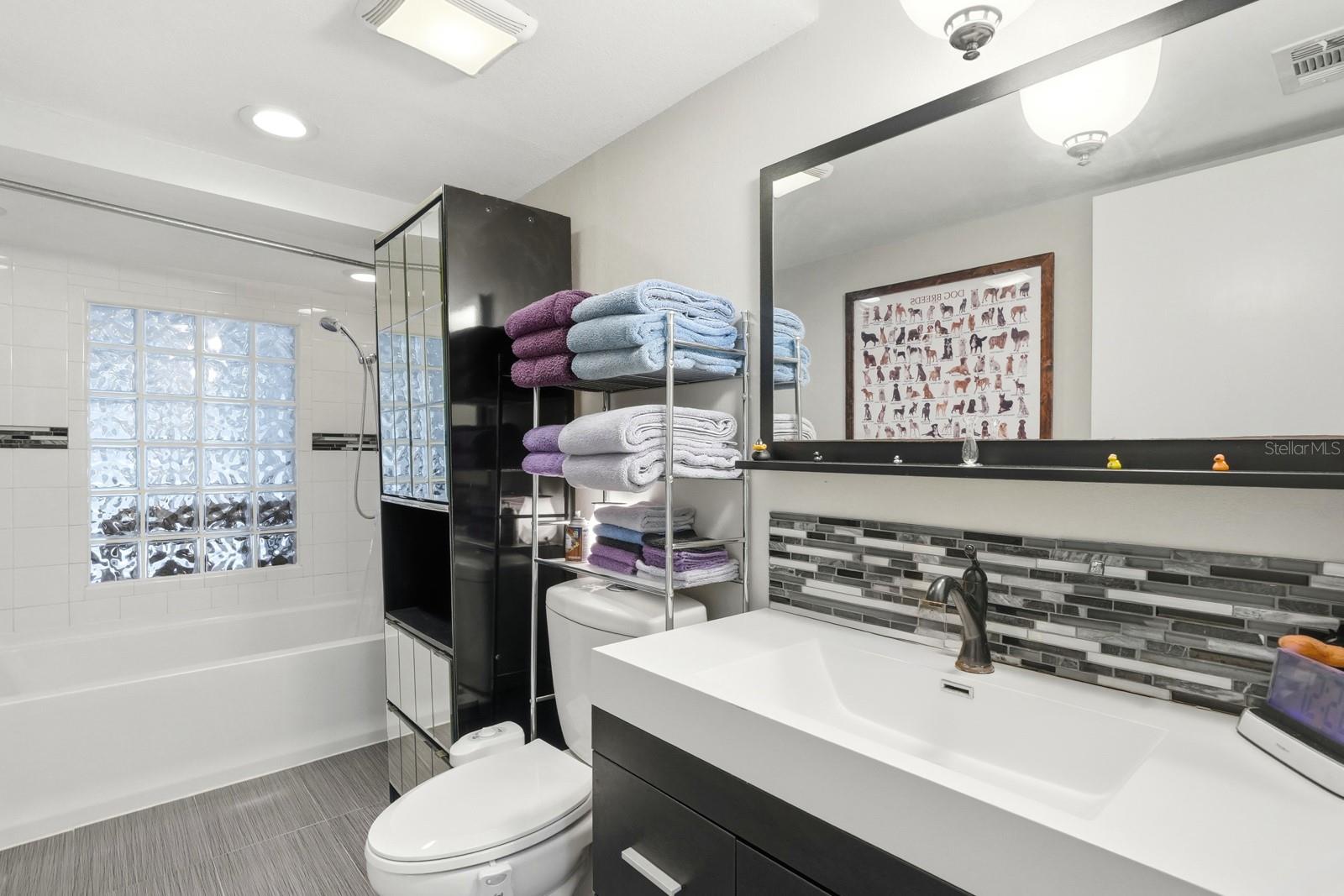 Image 21 of 41 For 934 Wilmington Drive