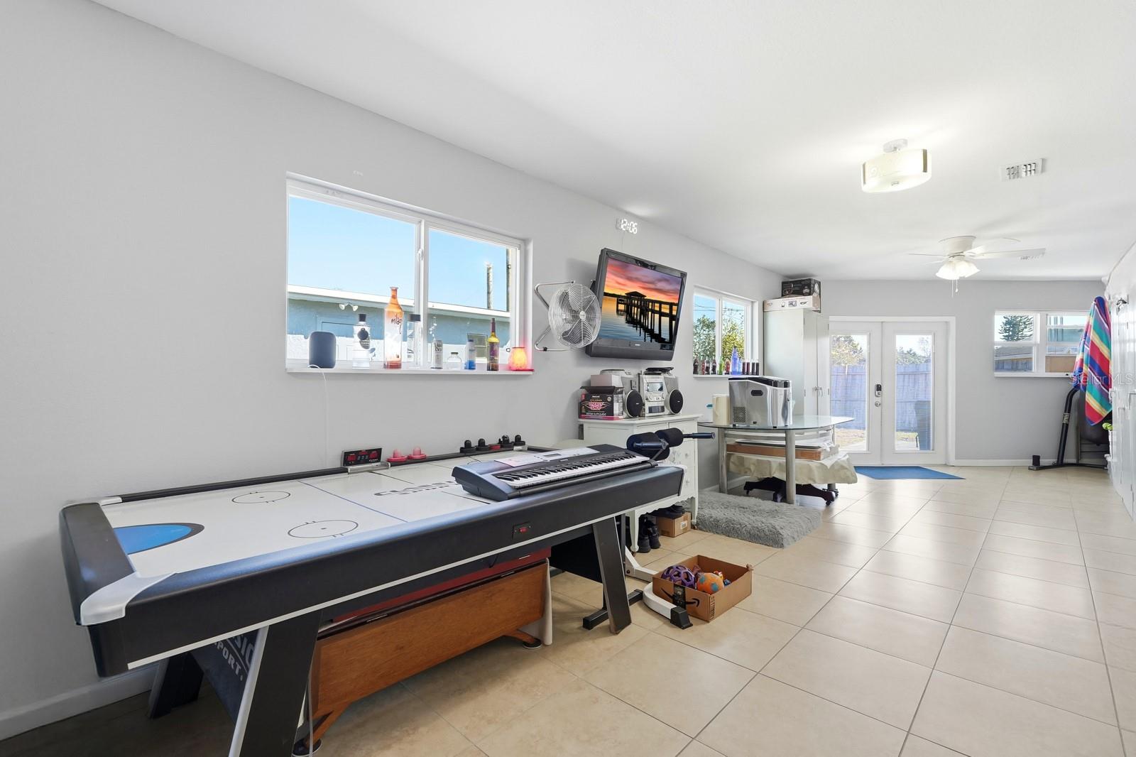 Image 23 of 41 For 934 Wilmington Drive