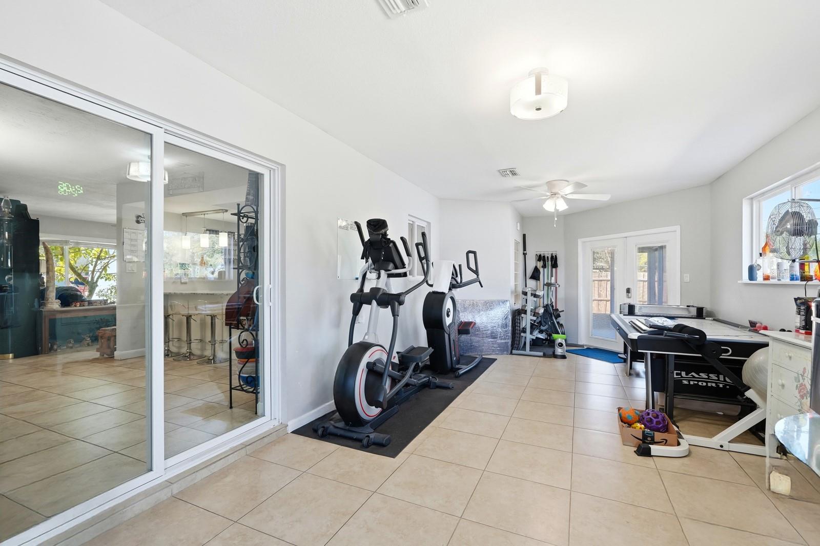 Image 24 of 41 For 934 Wilmington Drive