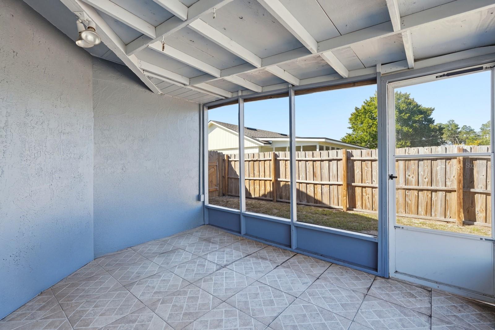 Image 28 of 41 For 934 Wilmington Drive