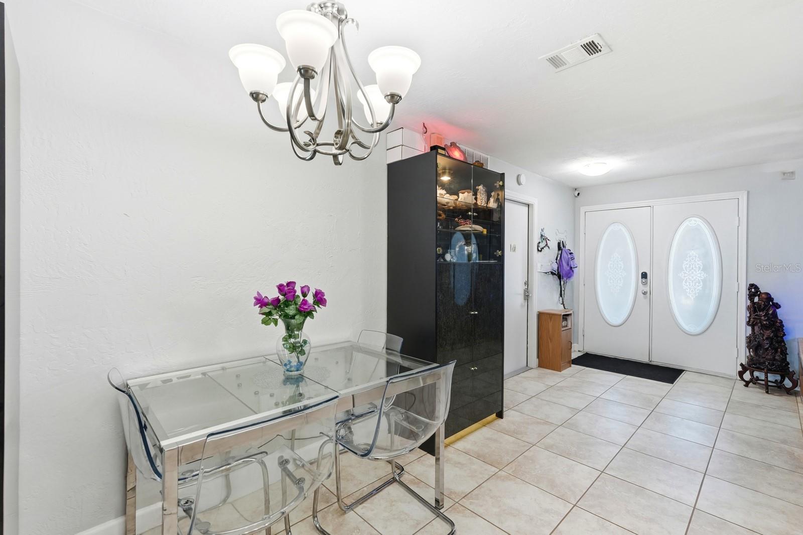 Image 5 of 41 For 934 Wilmington Drive