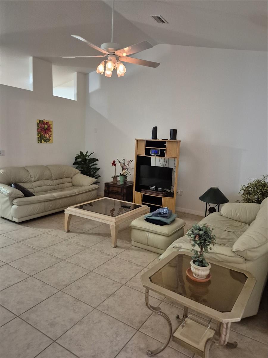 Image 13 of 26 For 73 Lynbrook Drive A