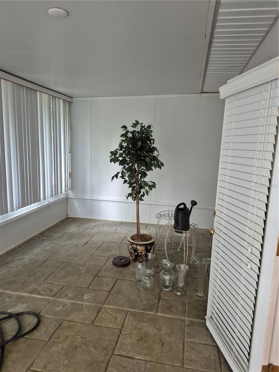 Image 22 of 26 For 73 Lynbrook Drive A