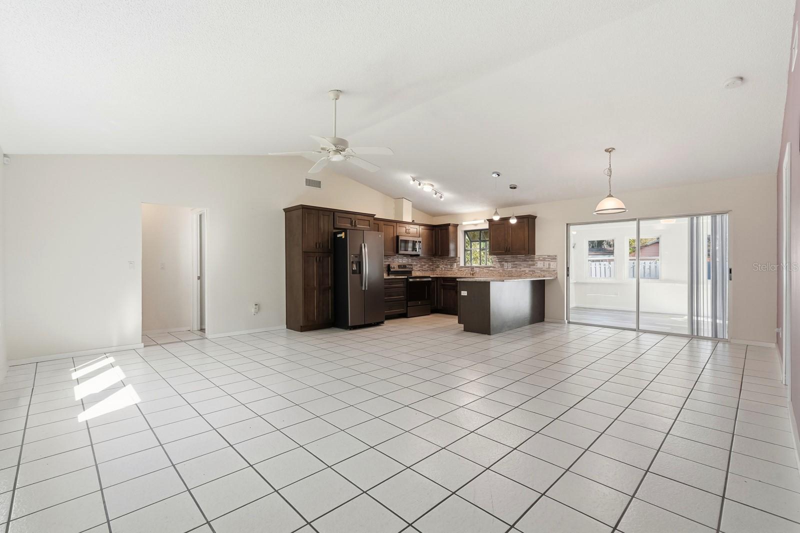 Image 11 of 37 For 550 Locust Street