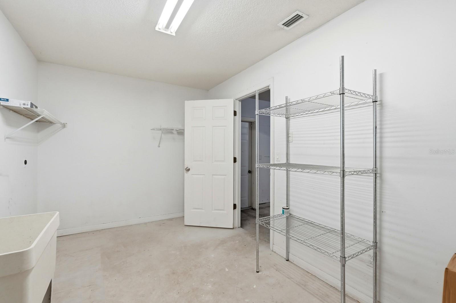 Image 12 of 37 For 550 Locust Street