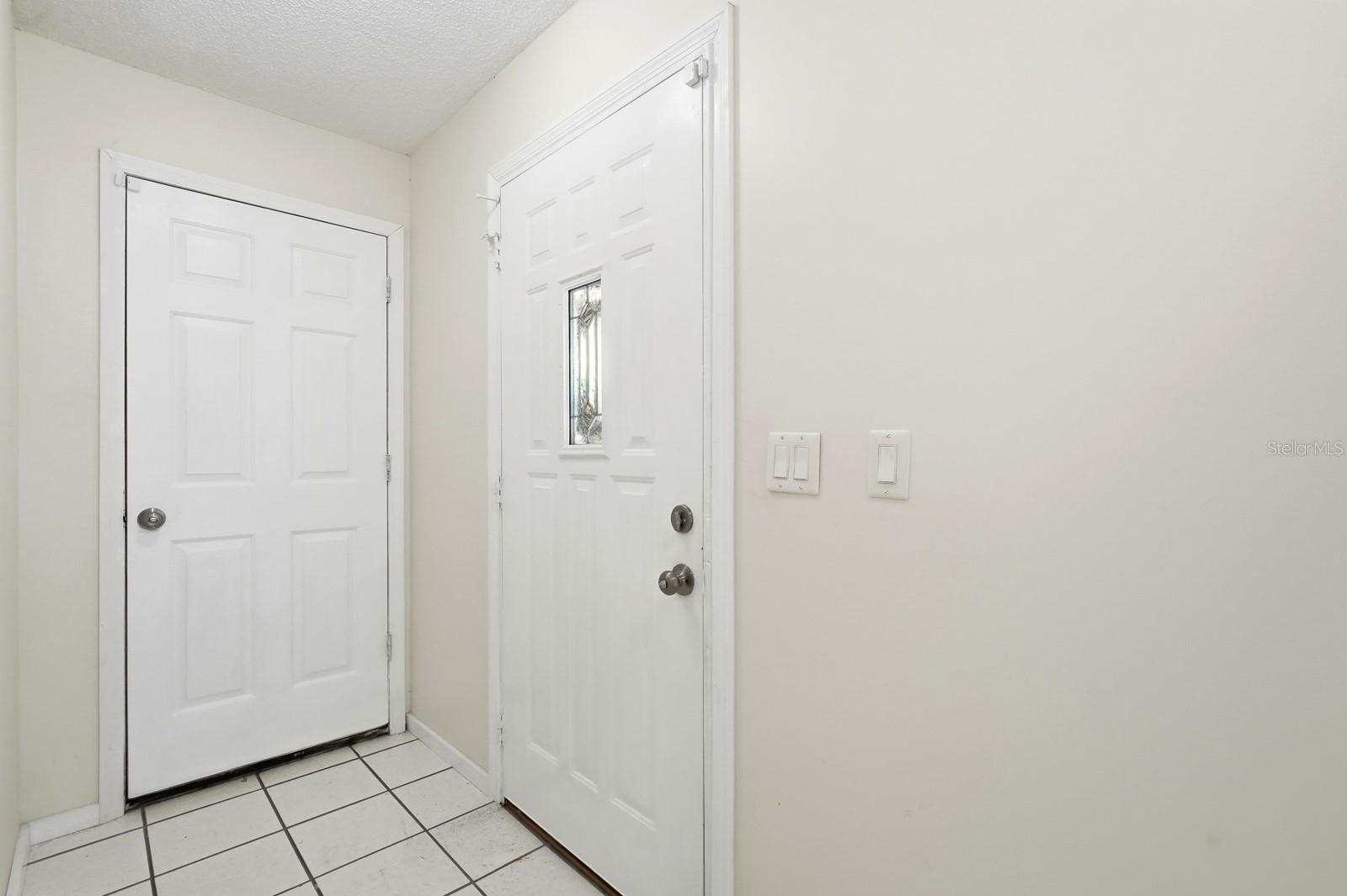 Image 3 of 37 For 550 Locust Street