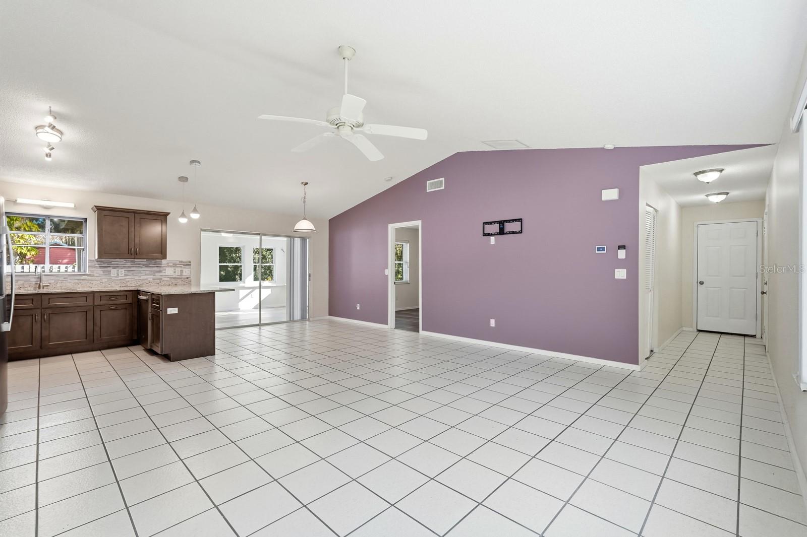 Image 5 of 37 For 550 Locust Street