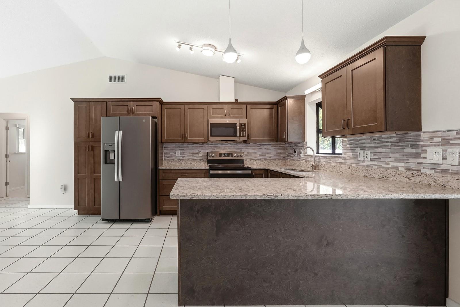 Image 9 of 37 For 550 Locust Street