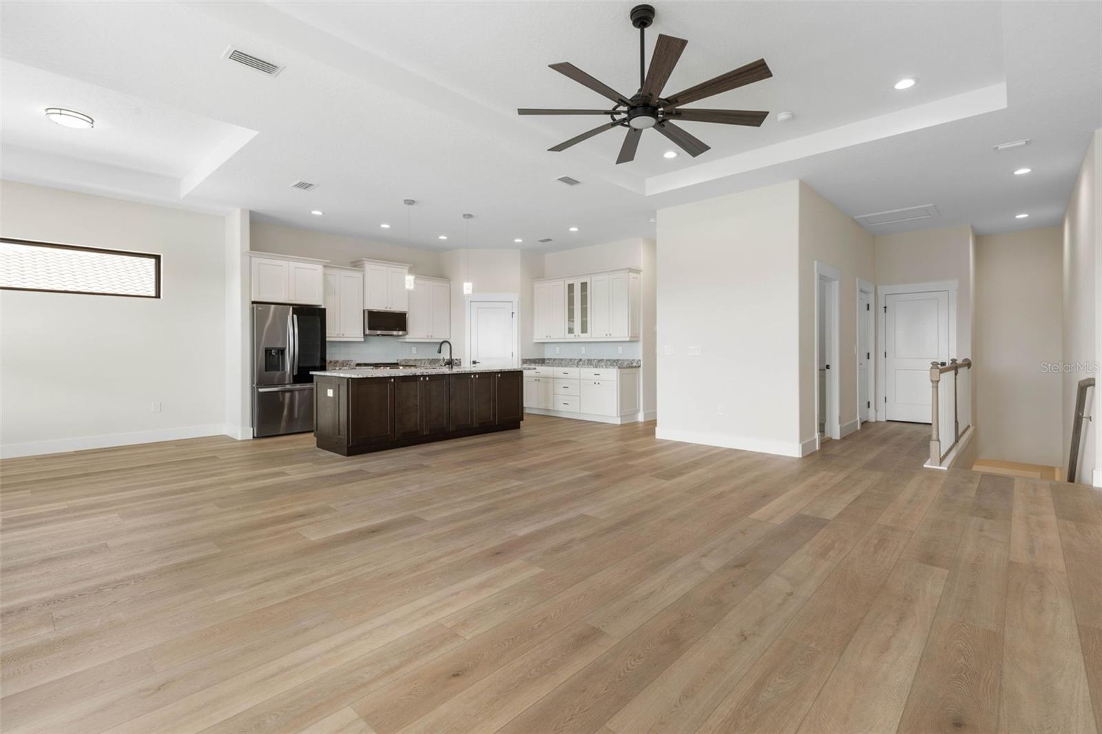 Image 15 of 97 For 250 Harbor Village Point N