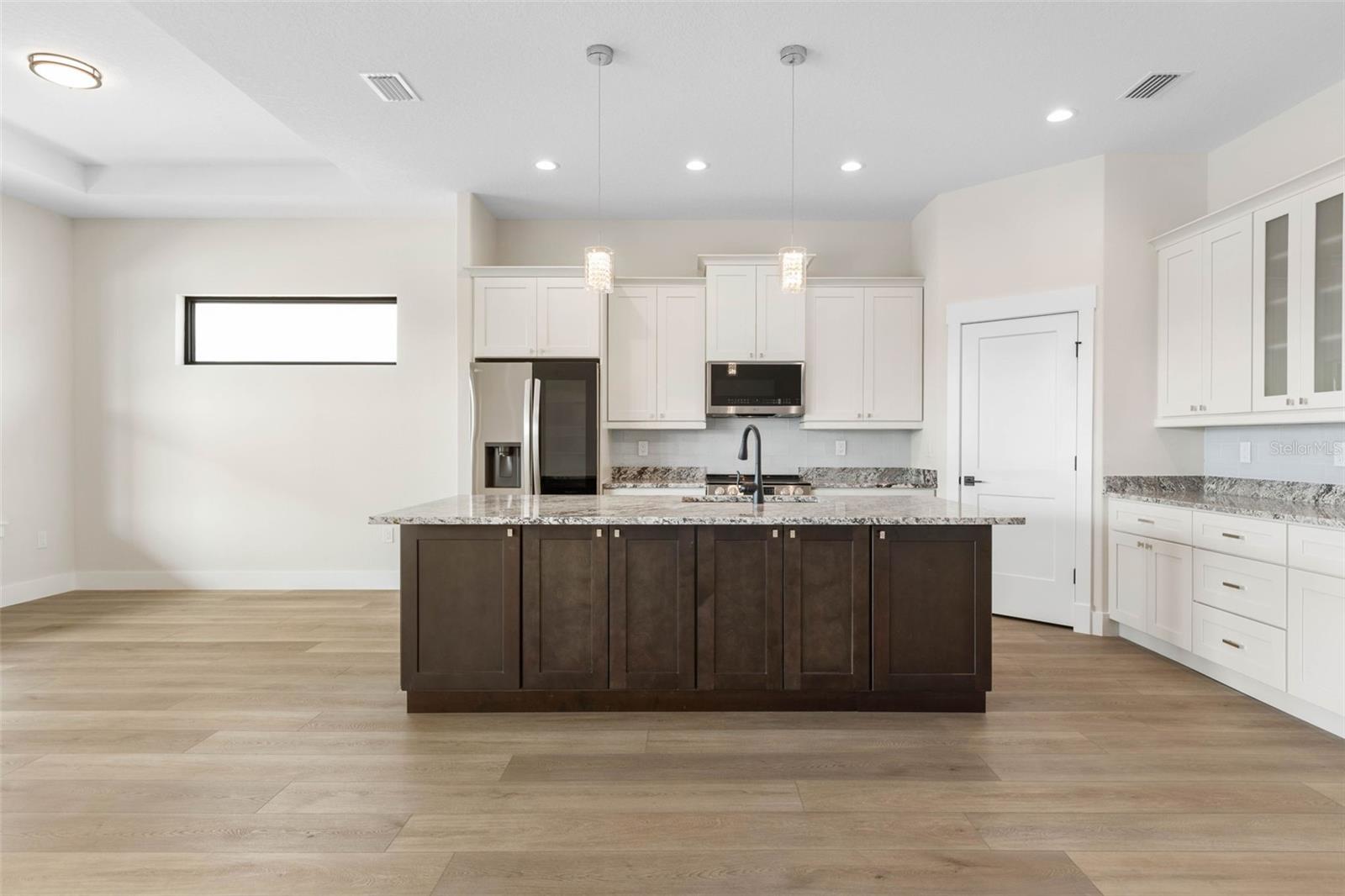 Image 19 of 97 For 250 Harbor Village Point N