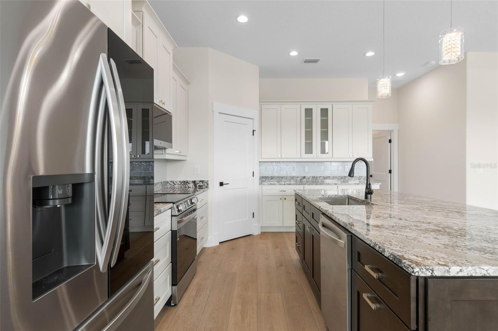 Image 22 of 97 For 250 Harbor Village Point N