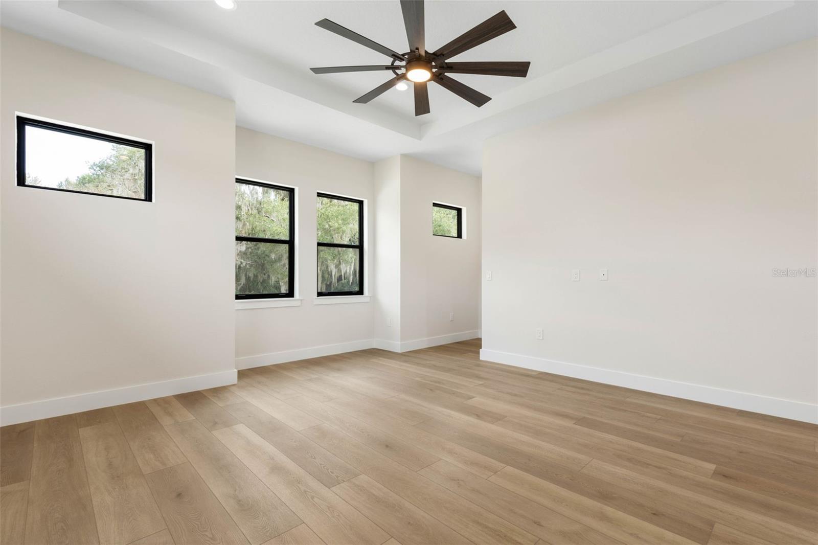 Image 33 of 97 For 250 Harbor Village Point N