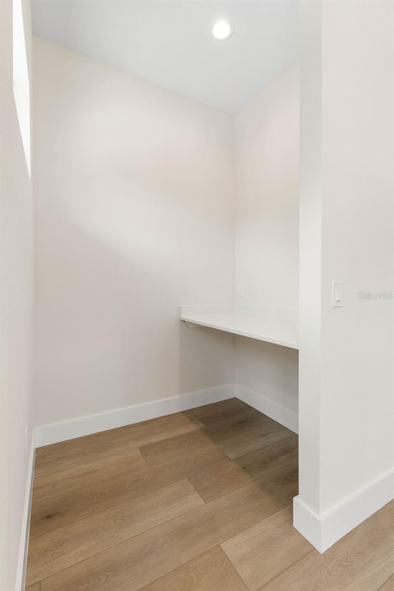 Image 36 of 97 For 250 Harbor Village Point N