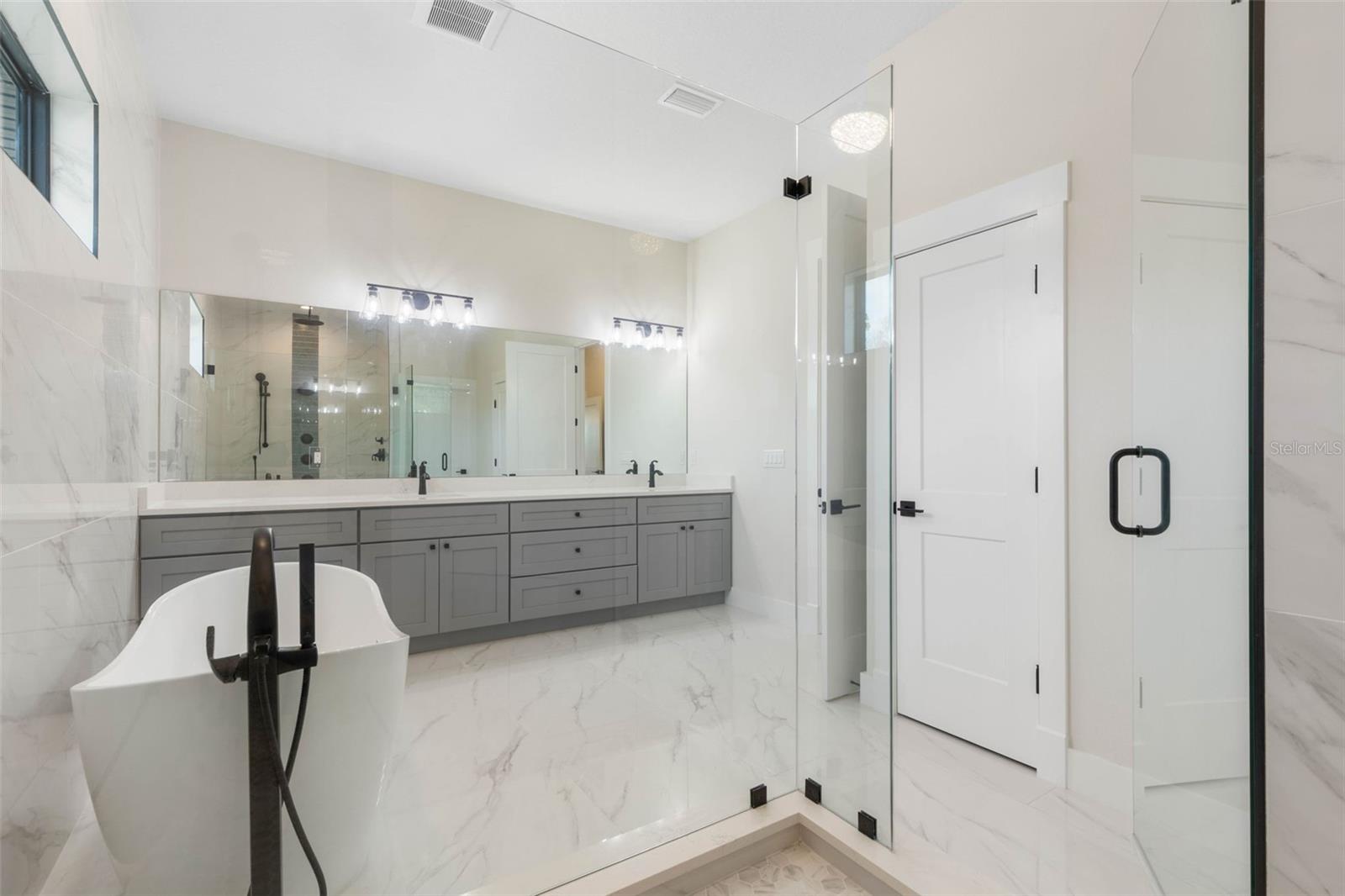 Image 47 of 97 For 250 Harbor Village Point N