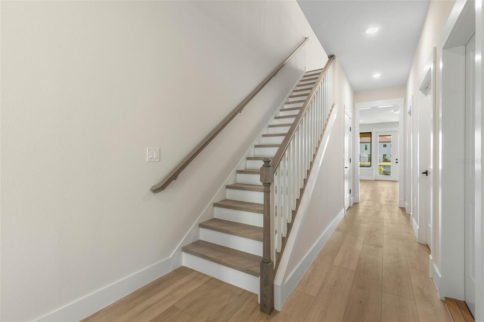 Image 54 of 97 For 250 Harbor Village Point N