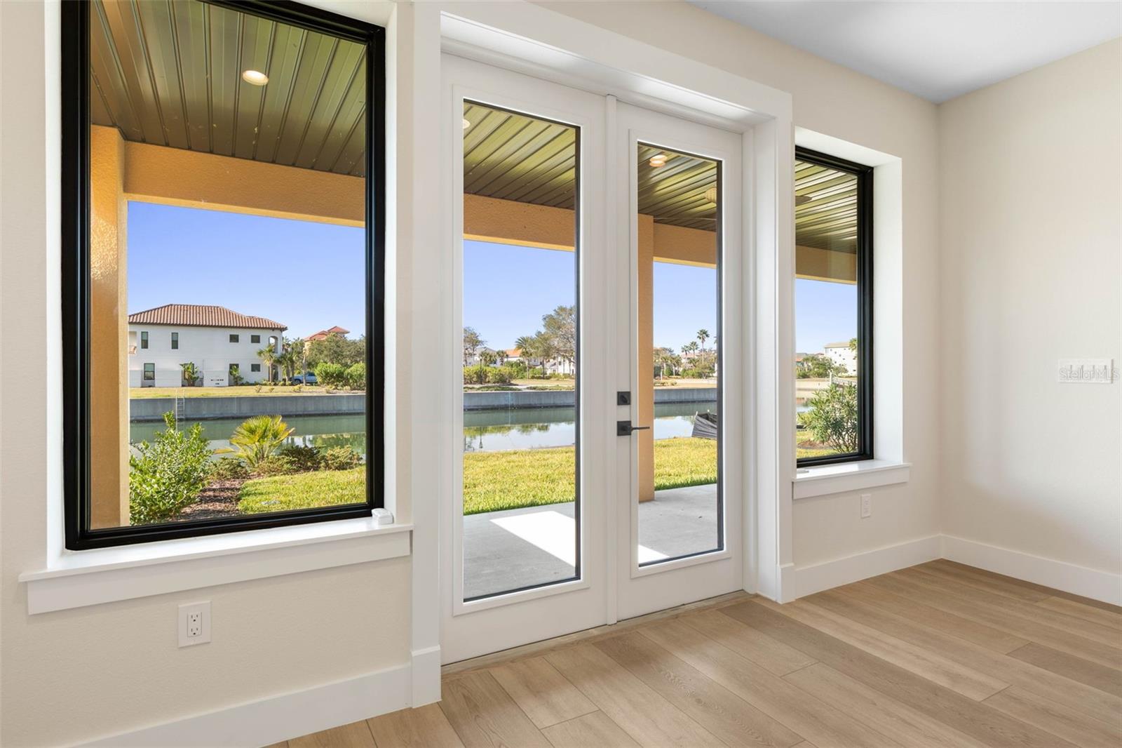 Image 57 of 97 For 250 Harbor Village Point N