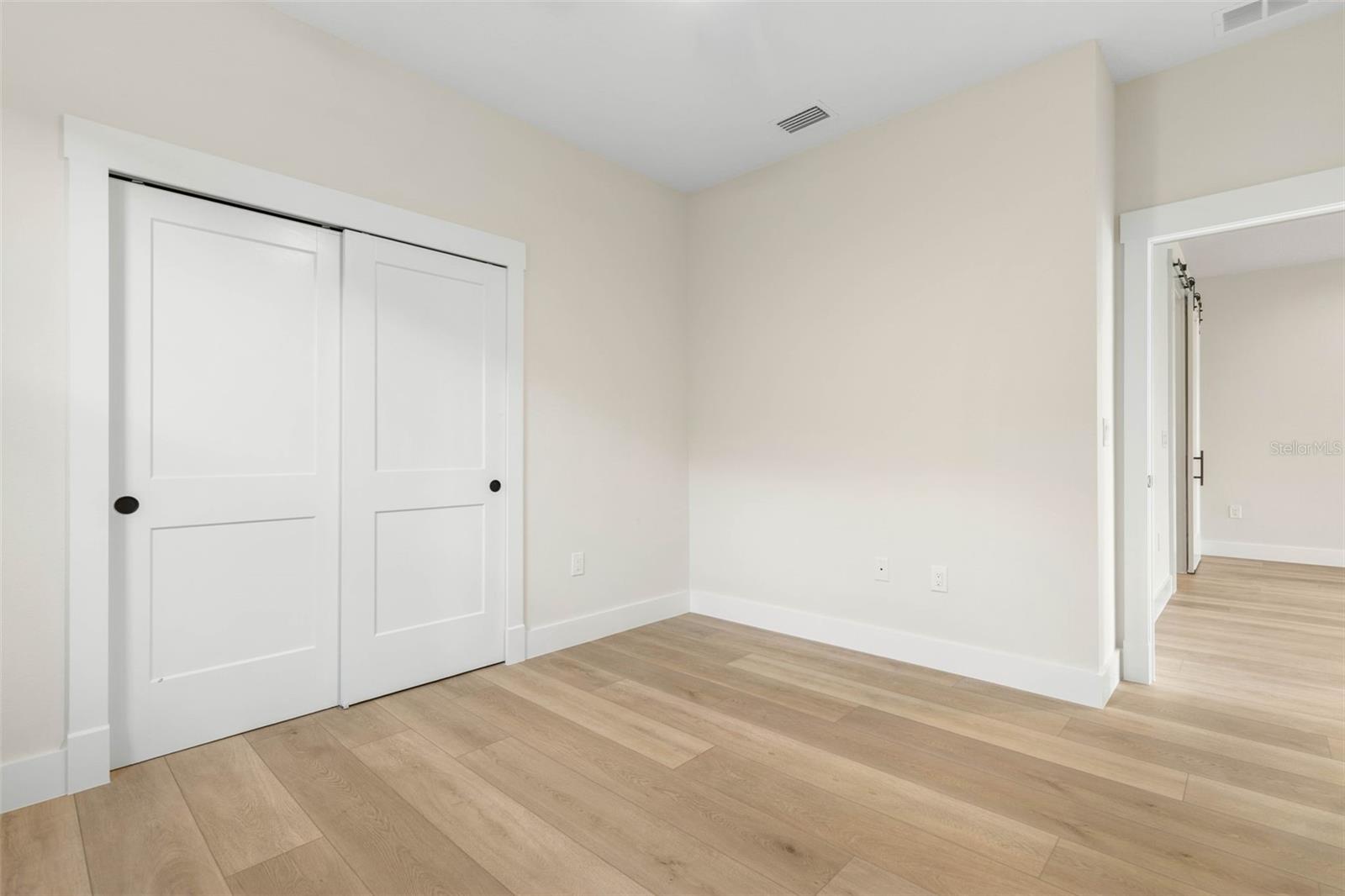 Image 66 of 97 For 250 Harbor Village Point N