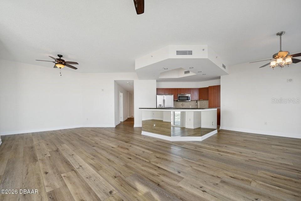 Image 28 of 56 For 231 Riverside Drive 2601-1