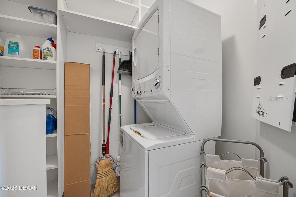 Image 35 of 56 For 231 Riverside Drive 2601-1