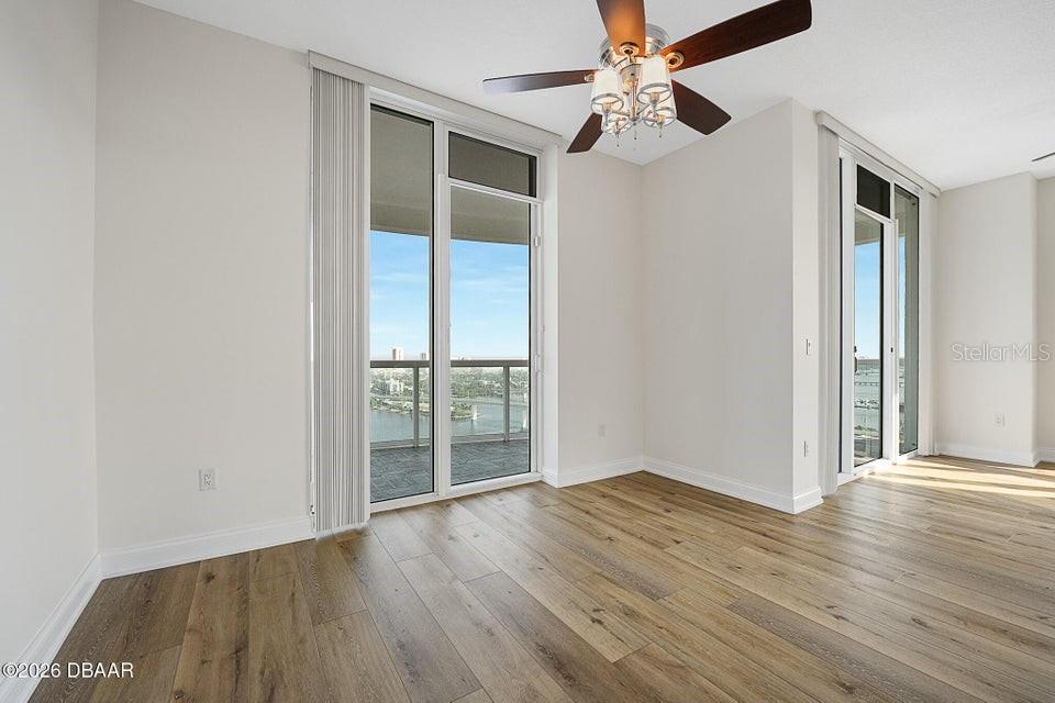 Image 9 of 56 For 231 Riverside Drive 2601-1