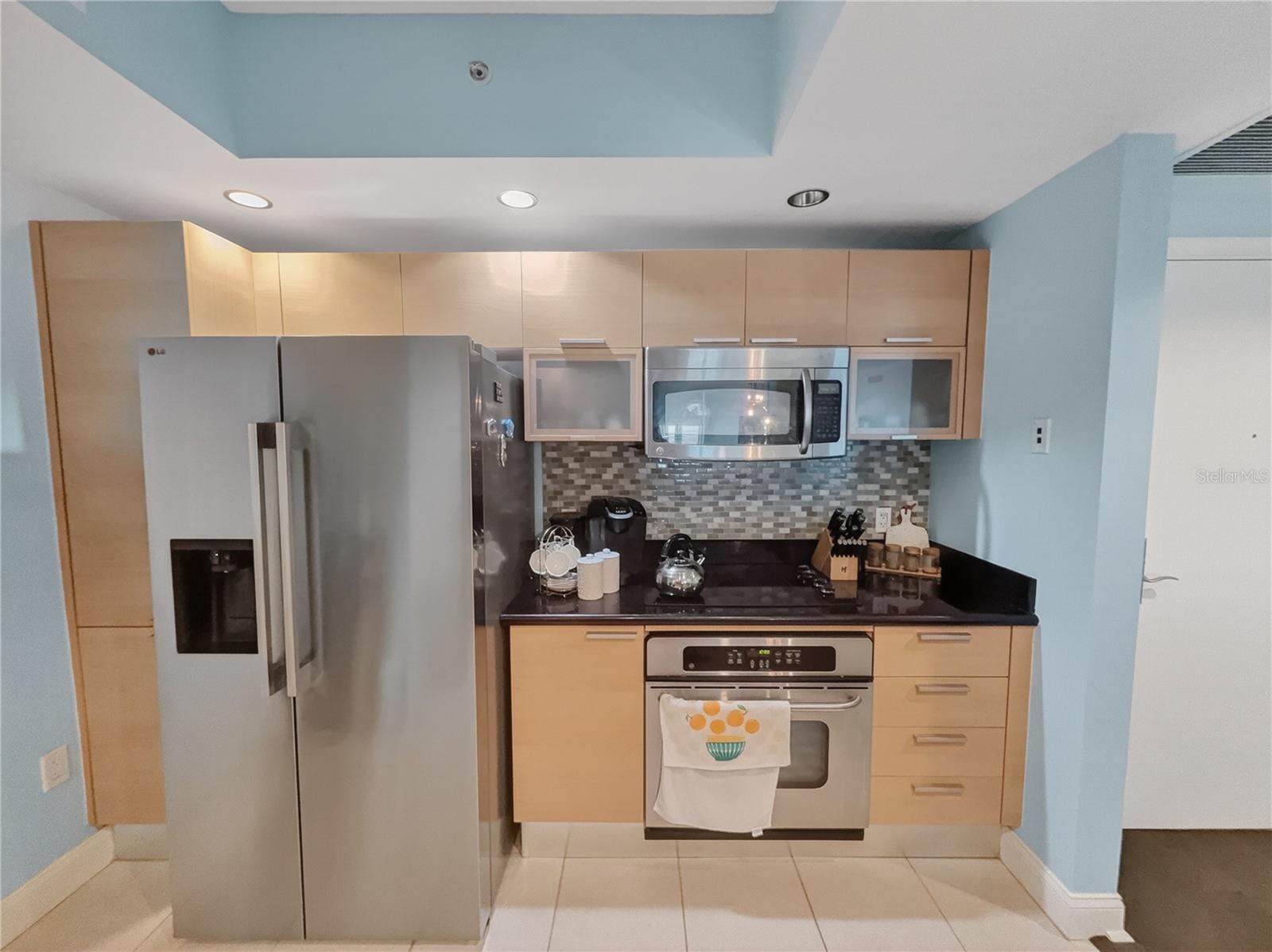 Image 11 of 40 For 231 Riverside Drive 208-1