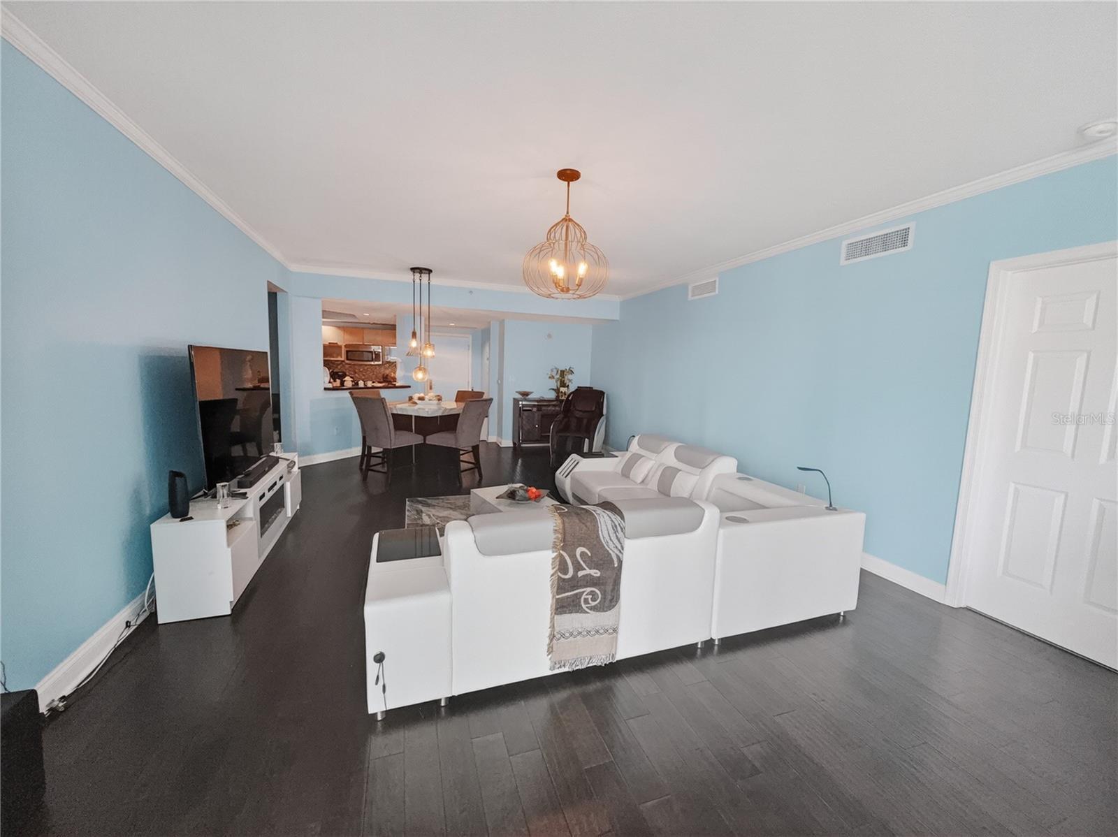 Image 19 of 40 For 231 Riverside Drive 208-1